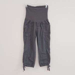 Maternity capri pants